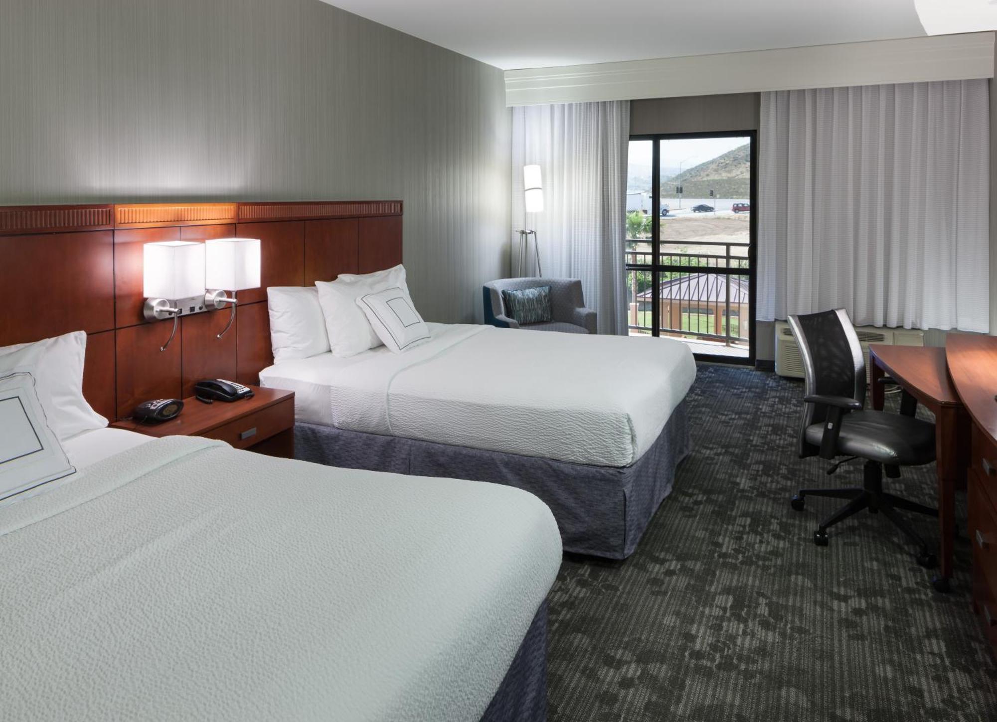 Courtyard By Marriott Santa Clarita Valencia Exterior foto