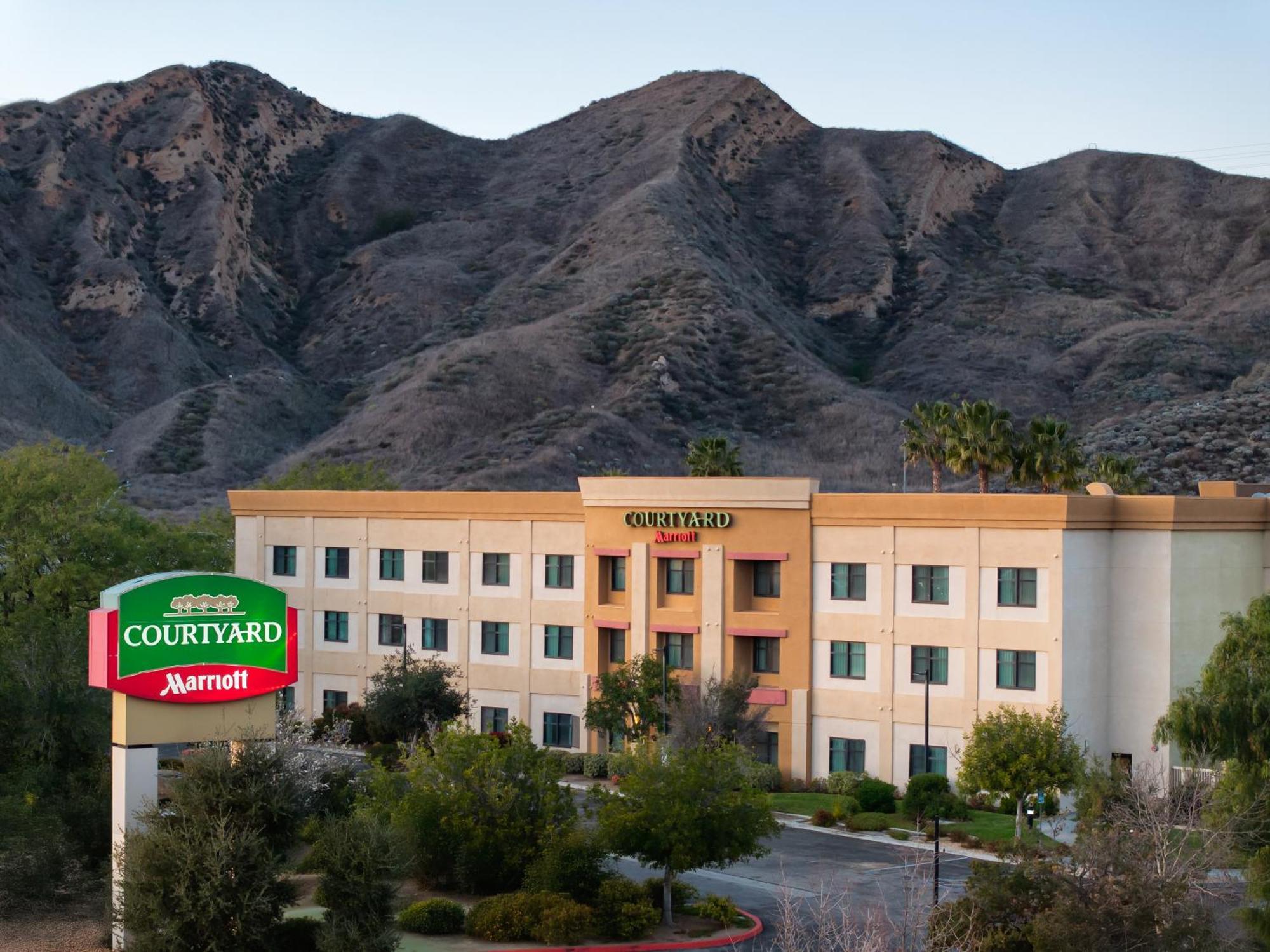 Courtyard By Marriott Santa Clarita Valencia Exterior foto