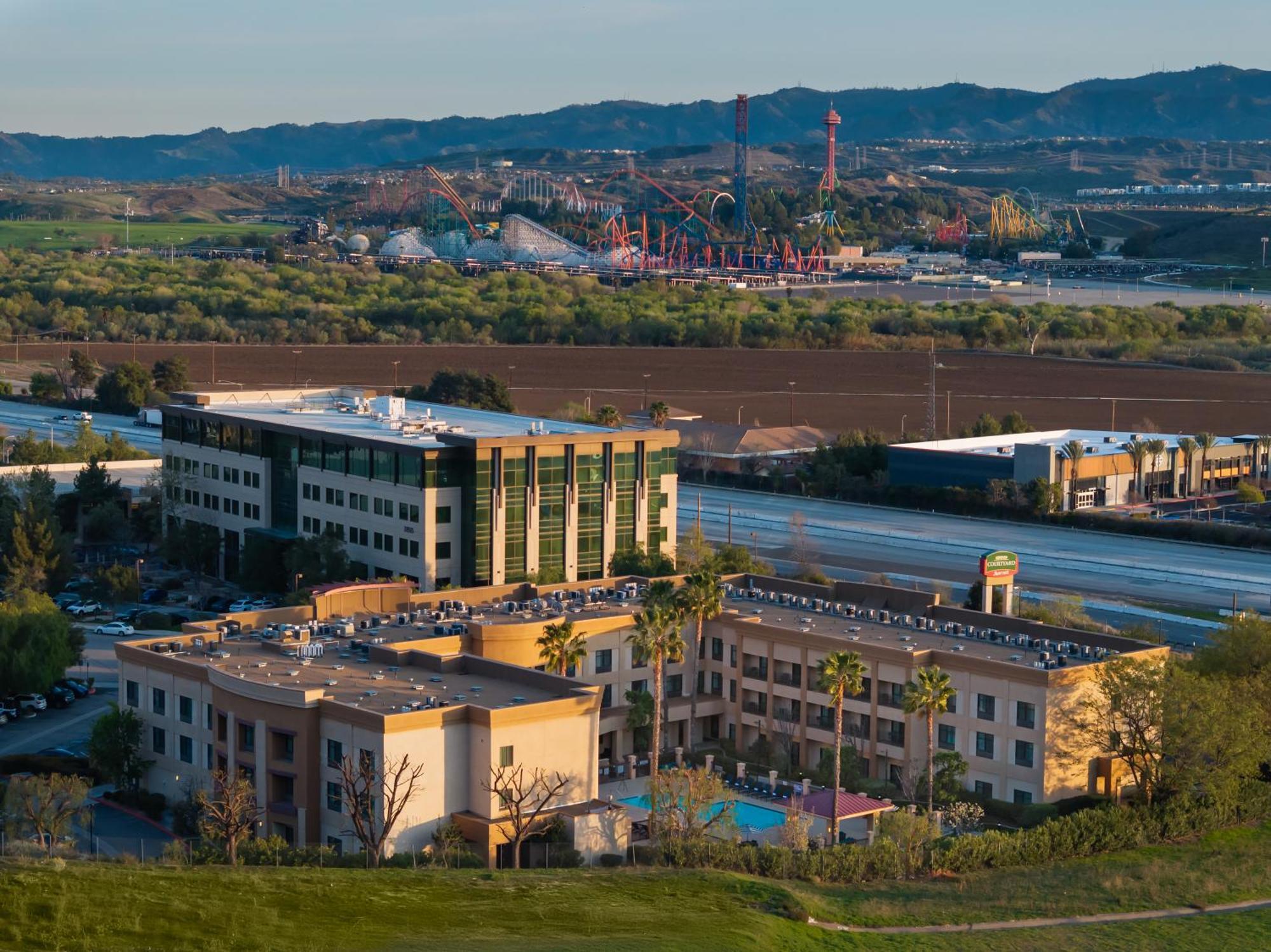 Courtyard By Marriott Santa Clarita Valencia Exterior foto