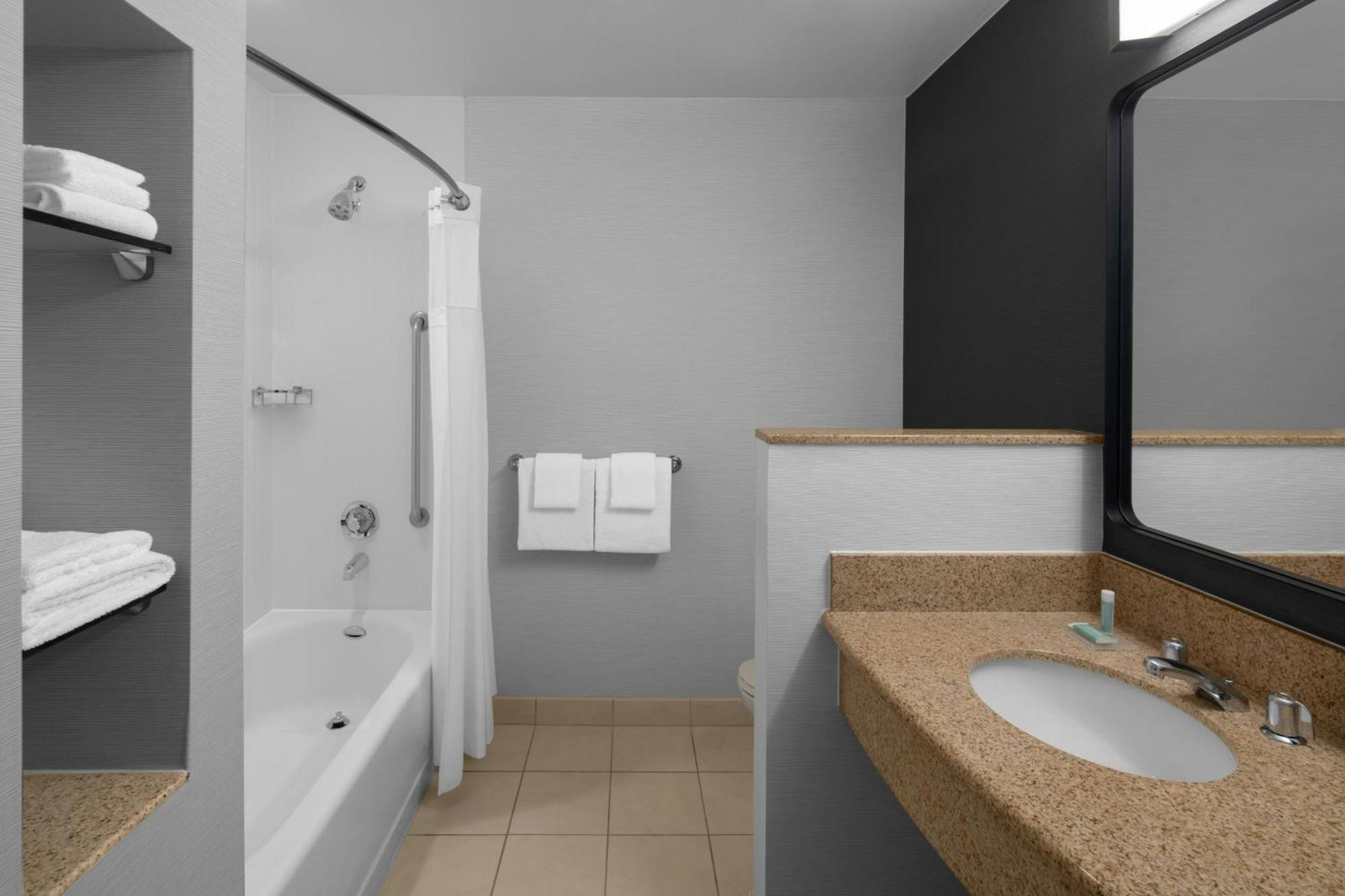 Courtyard By Marriott Santa Clarita Valencia Exterior foto