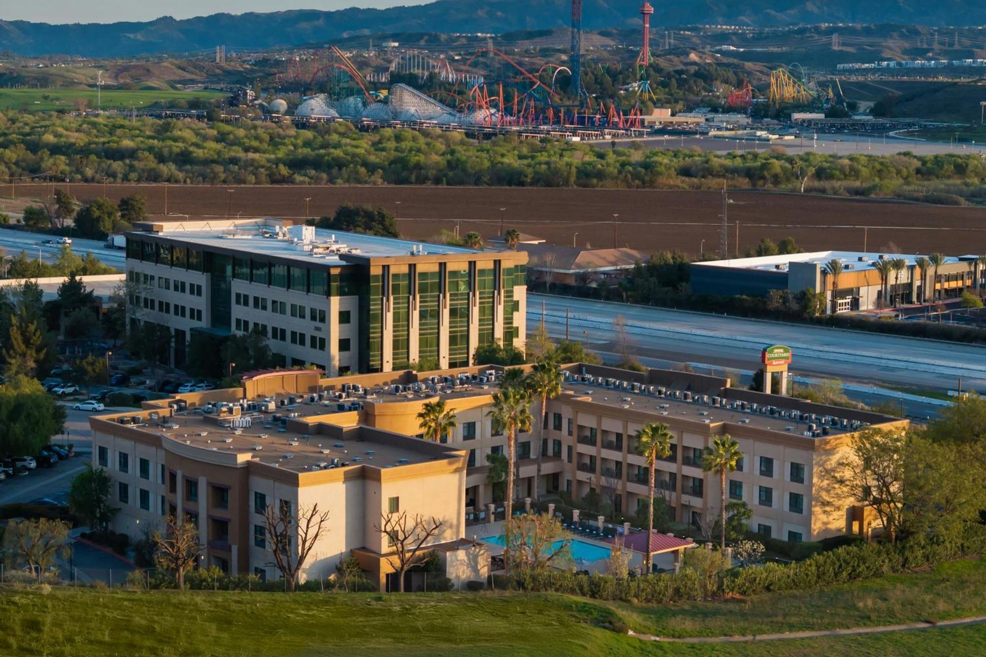Courtyard By Marriott Santa Clarita Valencia Exterior foto